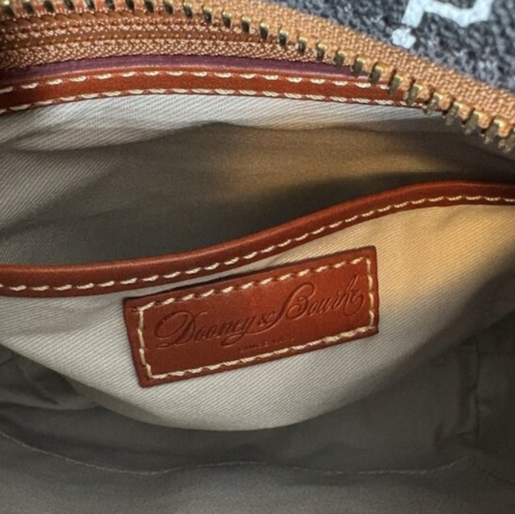 Pittsburgh Pirates Dooney & Bourke Small Zip Crossbody Bag - Picture 10 of 10